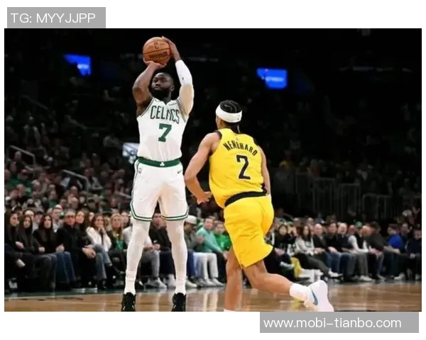 布朗全场最高29分助力球队逆转下半场独得19分展现强大冲击力