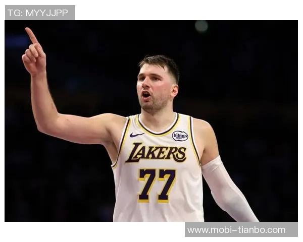 东契奇首节表现出色攻防兼备轻松拿下10分4板2助正负值高达6